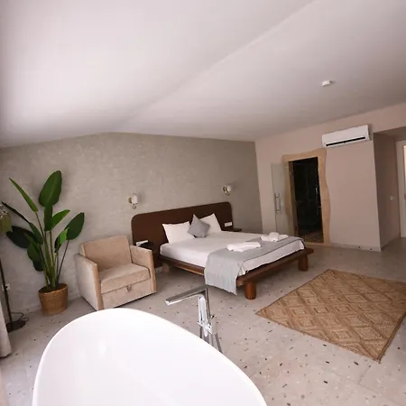 Montebello Deluxe Ξενοδοχείο