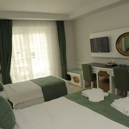 Montebello Deluxe 3* Ολουντενίζ