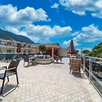 Отель Montebello Deluxe 3*