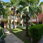 Montebello Deluxe Отель 3*