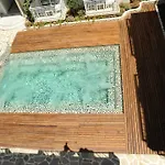 Отель Montebello Deluxe 3*