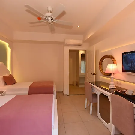 Montebello Deluxe Hotel