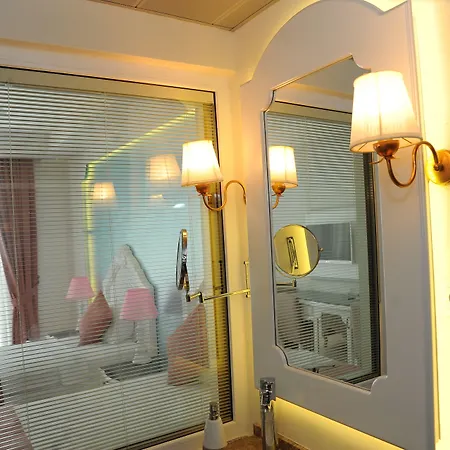 Montebello Deluxe Отель 3*