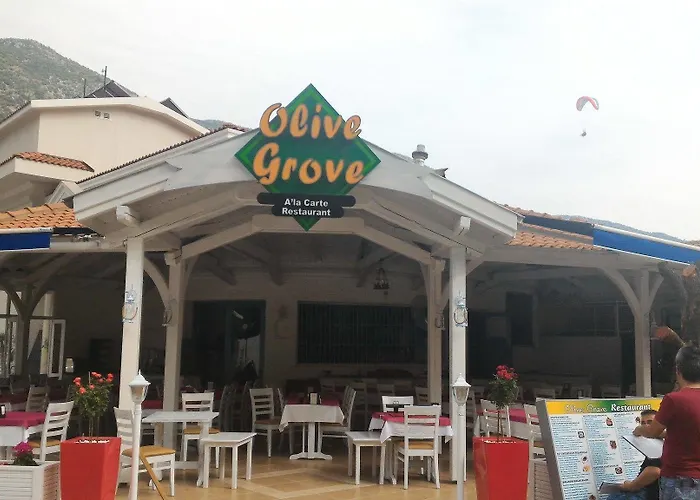 Hotel Montebello Deluxe