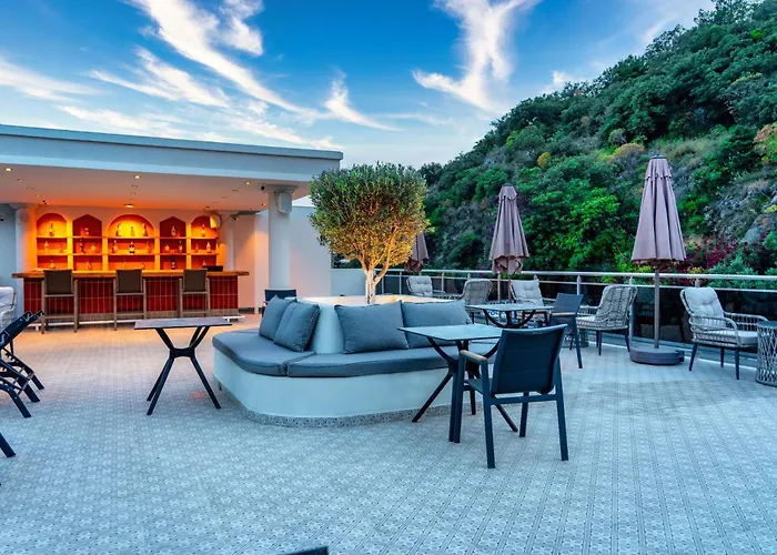 Hotel Montebello Deluxe