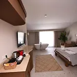 호텔 Montebello Deluxe 3*