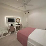 Montebello Deluxe 올루데니스