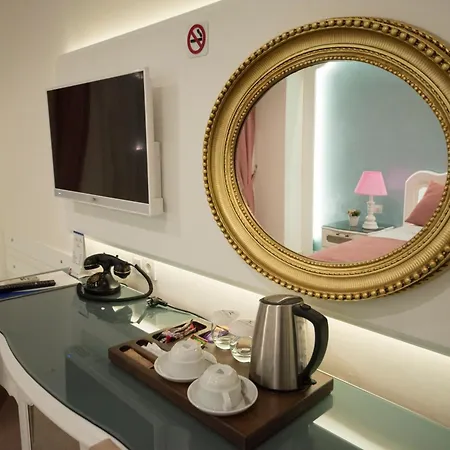 Montebello Deluxe Hotel 3*