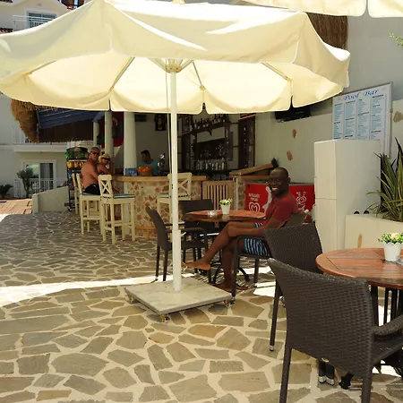 Montebello Deluxe Hotel