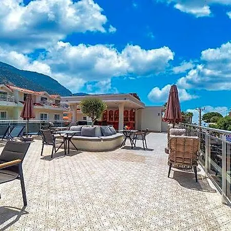 Hotel Montebello Deluxe