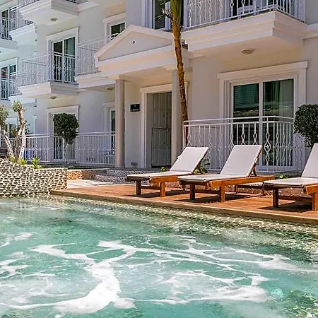 Montebello Deluxe Otel 3*
