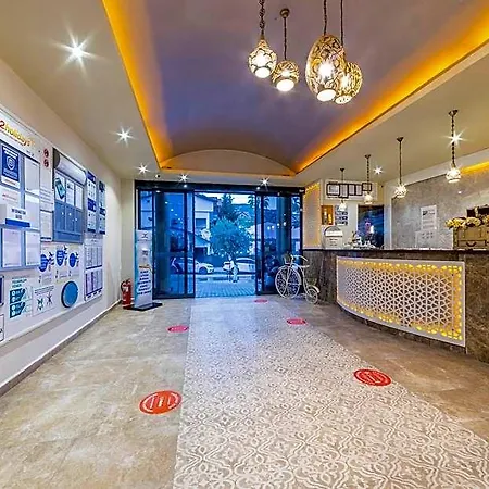 Otel Montebello Deluxe 3*