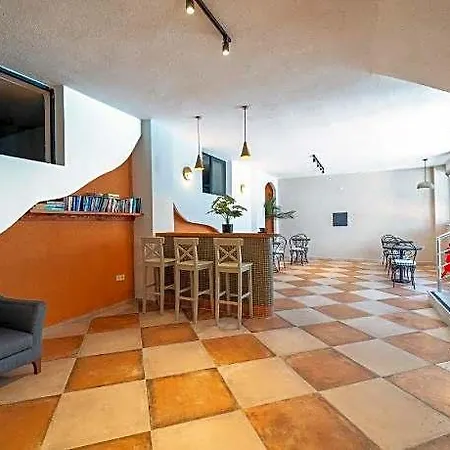 Montebello Deluxe Otel