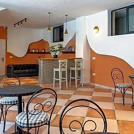 Montebello Deluxe