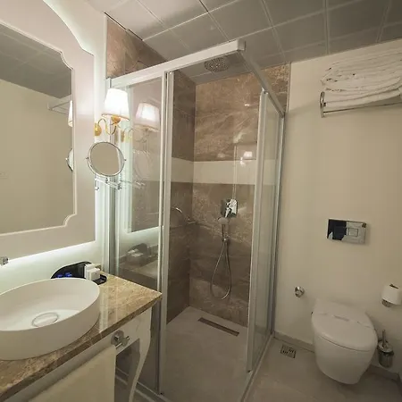 Ξενοδοχείο Montebello Deluxe 3*