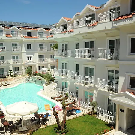 Montebello Deluxe Hotel