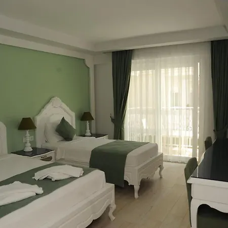Montebello Deluxe ホテル