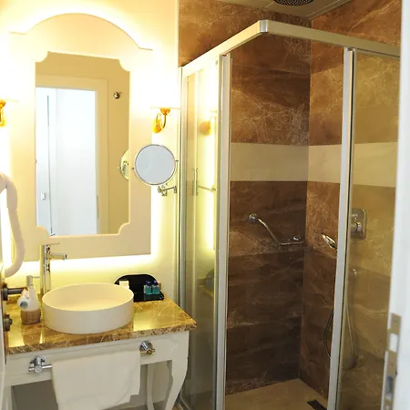 Montebello Deluxe 3*