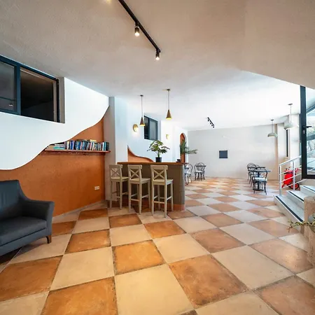 Montebello Deluxe Hotel 3*