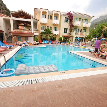 Montebello Deluxe Отель 3*