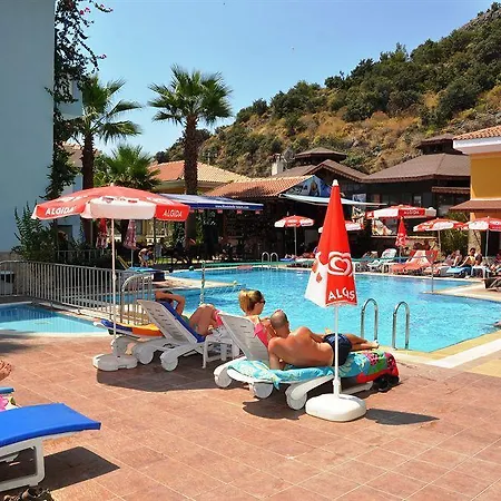 Montebello Deluxe Отель