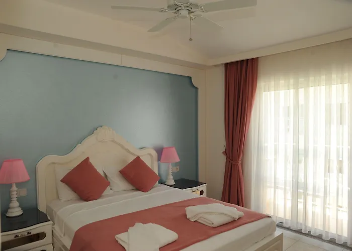 Hotel Montebello Deluxe