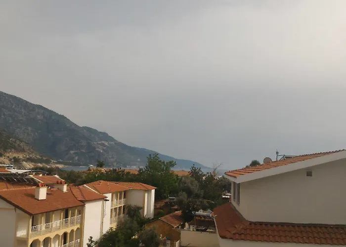 Montebello Deluxe Hotel