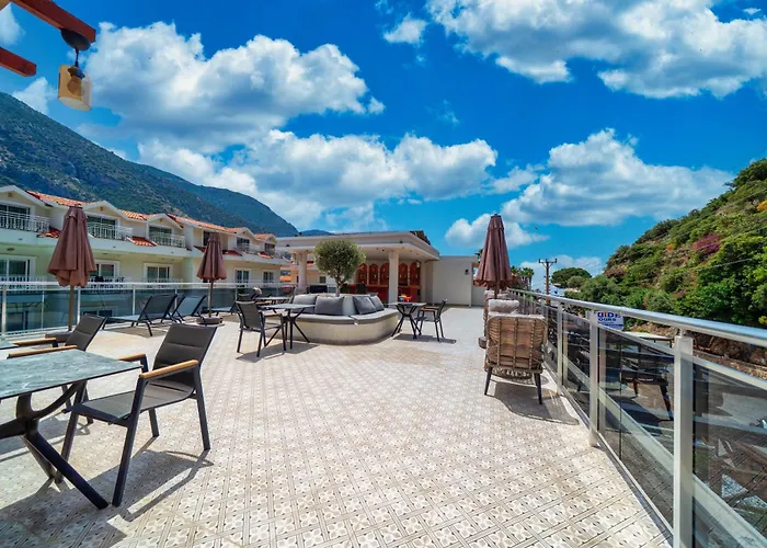 Hotel Montebello Deluxe 3*