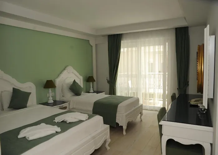 Montebello Deluxe Hotel